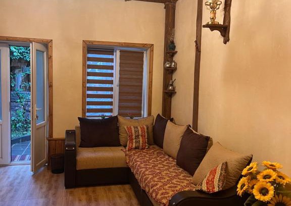 Gyumri House | HIN TUN NAR-DOS Street