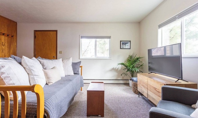 Rose Park Apartment | Hip Strip Haven | 4 Blocks to DT, River & Trails