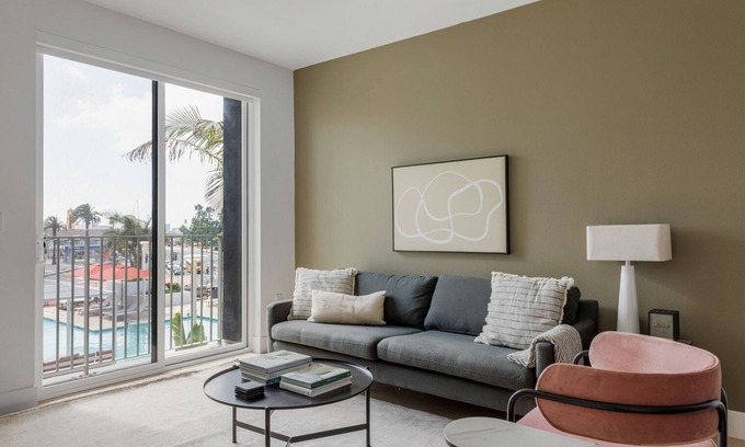 University Heights Apartment | Hip University Heights 2BR w/Courtyard, nr Restaurants, by Blueground