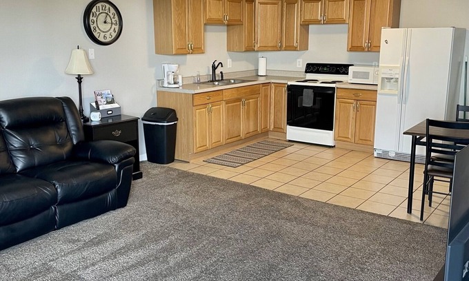 Ucon Apartment | Historic 100-year-old lodging en route to Yellowstone Apt#1