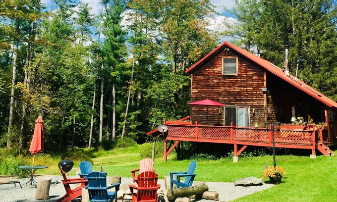 Eldred House | Historic 1895 Renovated Barn! 'Cottage at Belle Knowle'