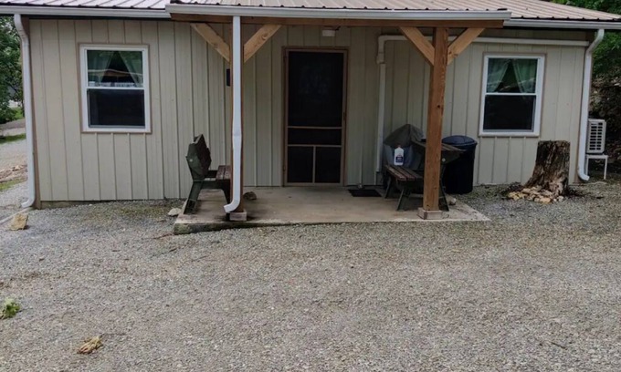 Elizabeth Apartment | Historic 2 Bed Cabin w/pool access - Fish Cabin Share Save