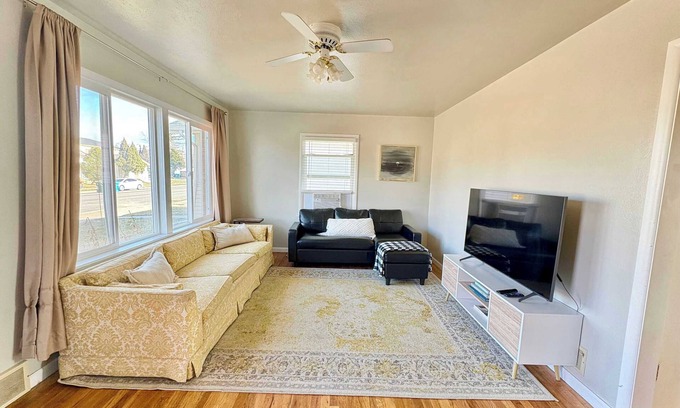 Pocatello Apartment | Historic 2 bedroom home in Old Town-main floor
