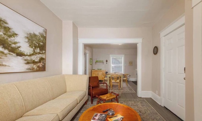 West Central Apartment | Historic 2 KING BED, 1 Bath Near Downtown Spokane!