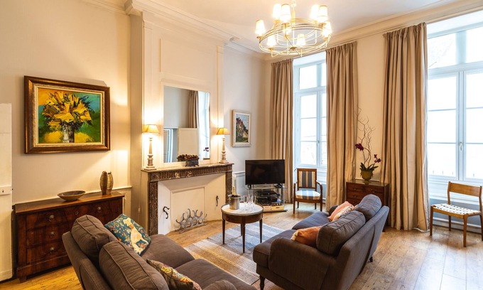 Amboise Apartment | Historic apartment, Old Town Amboise, across from Château, close to restaurants