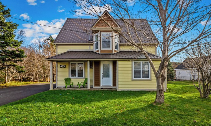 Holyrood House | Historic 3BR W/Modern Comforts In Holyrood