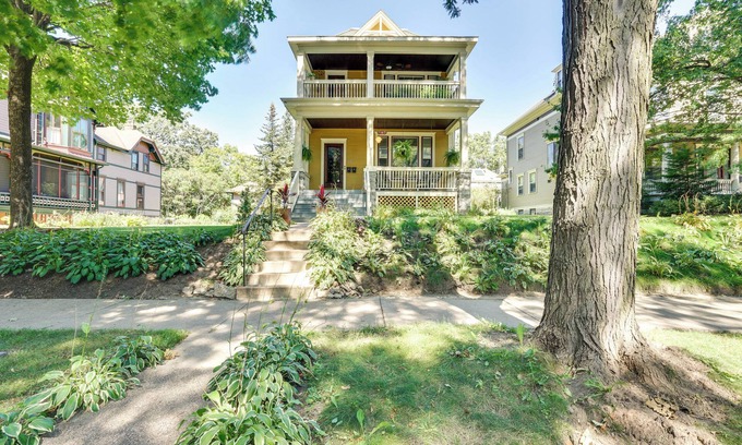 Summit - University House | Historic Cathedral Hill Unit w/Shared Backyard!
