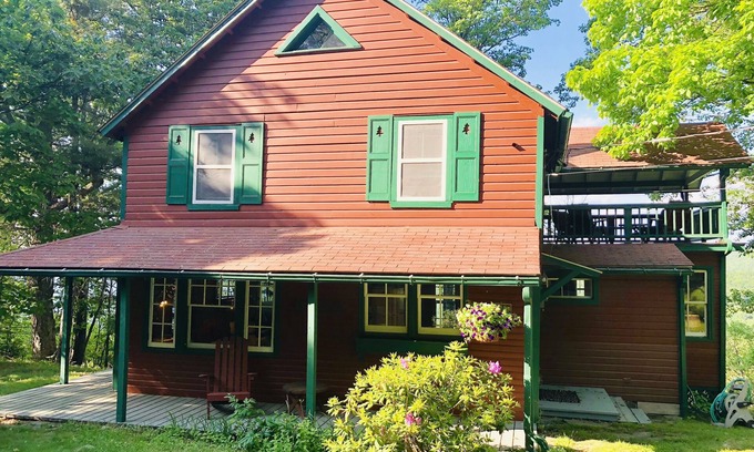 Thompson Ridge House | Historic Catskills Cottage w/Cedar Hot Tub On Top Of The World