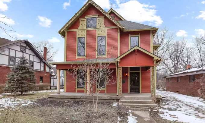 Windsor Park House | Historic Charm - 2 Living Areas - Near Downtown