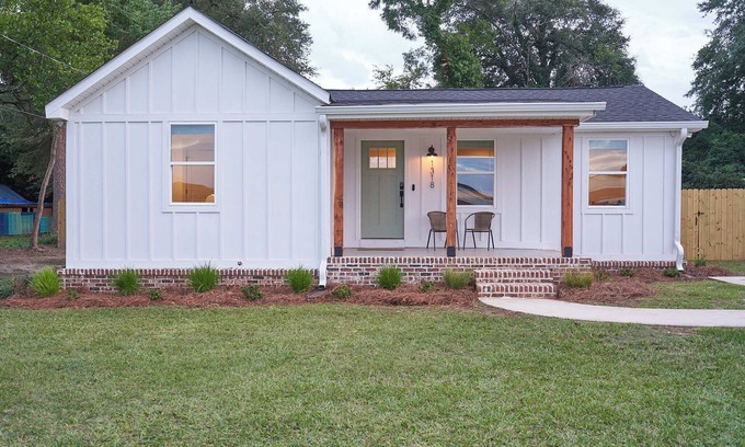 Perry House | Historic Cottage in Perry - 3 Bedroom 2 Bath