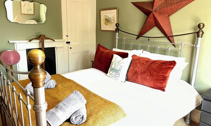 Whitstable Cottage | Historic Cottage, superb harbour & beach location, seconds from all amenities!