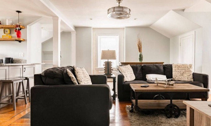 Hagerstown Condo | Historic & Cozy ~ Near Antietam Battle & WhiteTail