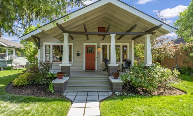 Old Bend House | Historic Craftsman Bungalow, Just Steps to Downtown ~HOT TUB!~