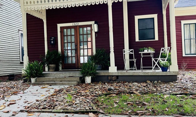 Downtown Little Rock House | Historic Cumberland Magnolia, steps from restaurants, shopping and coffee shops.