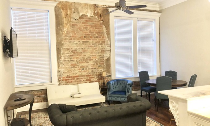 Crowley Apartment | Historic downtown apartment