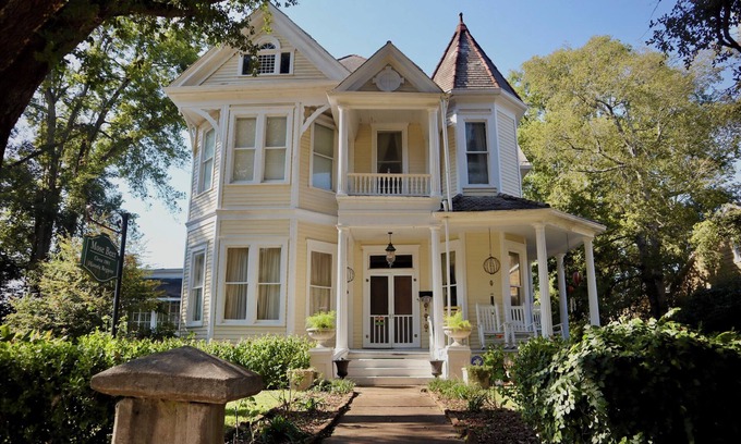 Natchez House | Historic Downtown Natchez Grand Victorian