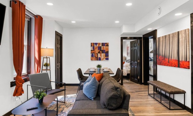 Penn-Knox Apartment | Historic Germantown Getaway | Stylish 2BR + Parking