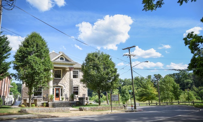 Roanoke House | Historic Home on the Greenway near Grandin Village & Downtown Roanoke.