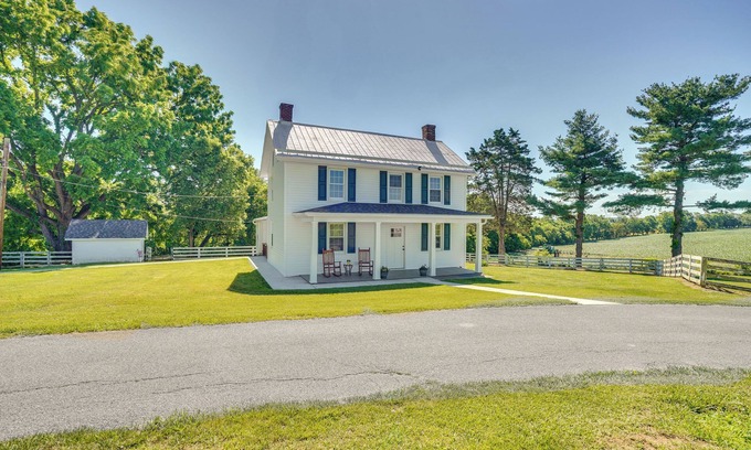 Jefferson House | Historic Jefferson Farmhouse - Hike, Bike & Raft!