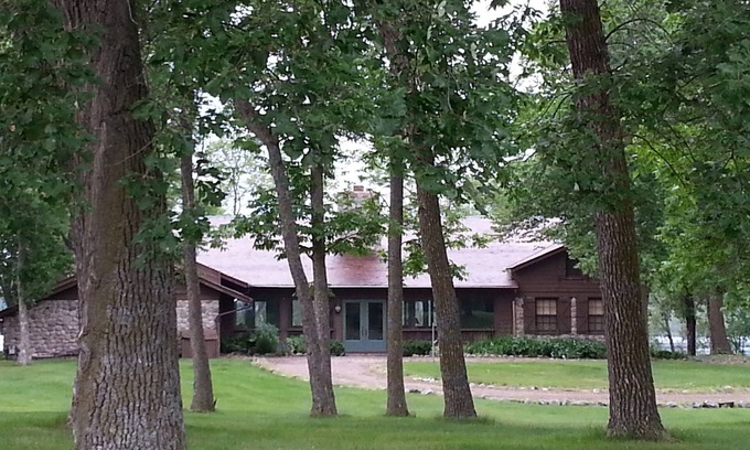 Frazee Cabin | Historic Lake LodgenRustic ElegancenModern ComfortnWaterfront OasisnPrivatennnn