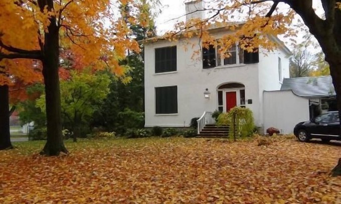 Historic Old Town Bed & Breakfast | Historic Lyons House