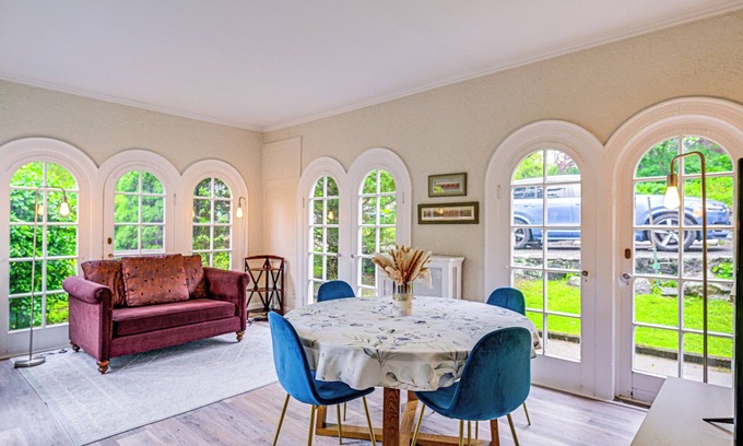 Mamaroneck Apartment | Historic Mamaroneck Guest House - Walk to Harbor!
