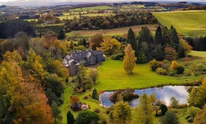 Kinross Bed & Breakfast | Historic Mansion 3 Rooms by Loch Leven. Peaceful, Elegant & 40 mins to Edinburgh