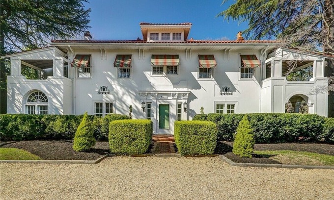 Richmond House | Historic Marshall house w/3 King sized beds, 11 total beds & saltwater Pool