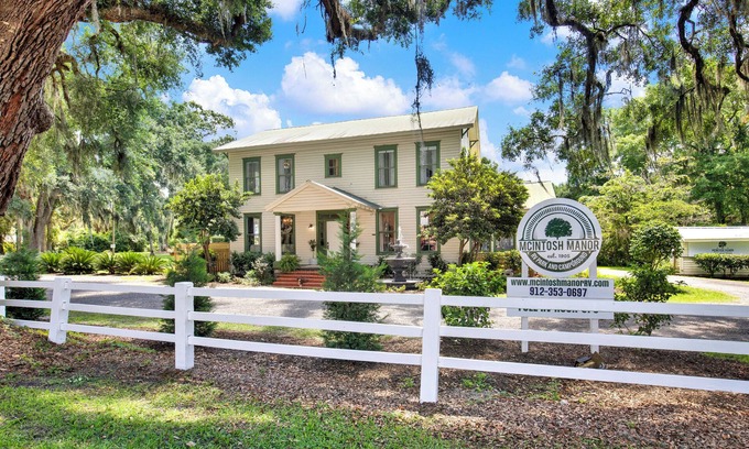 Townsend House | Historic McIntosh Manor