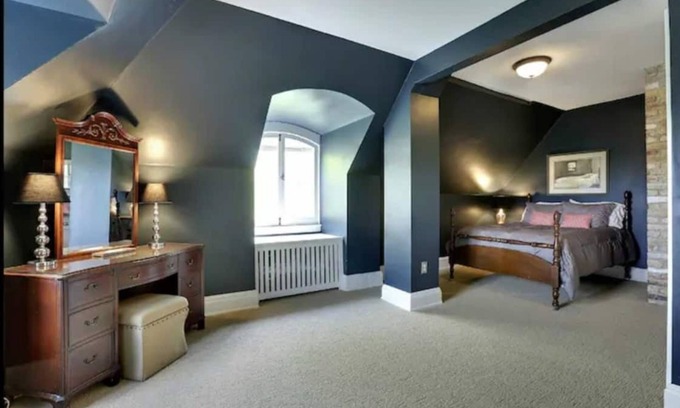 Whittier Apartment | Historic Minneapolis Mansion- 3rd floor apartment