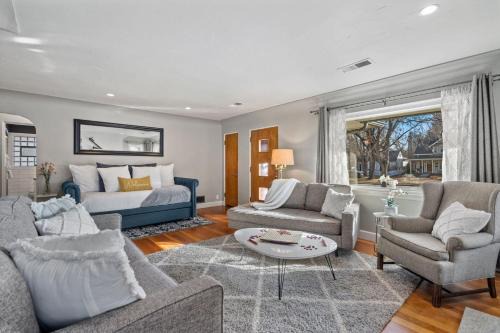 Old Town West House | Historic Mountain Ave Bungalow - Walk Everywhere!