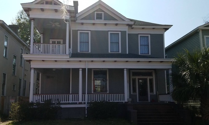 Metropolitan House | *Historic Savannah Home*Great for longer stays-Request a quote*