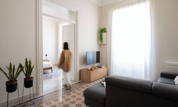 Borgo Vecchio Apartment | Historic stay on harbor, city center walk (5 min)