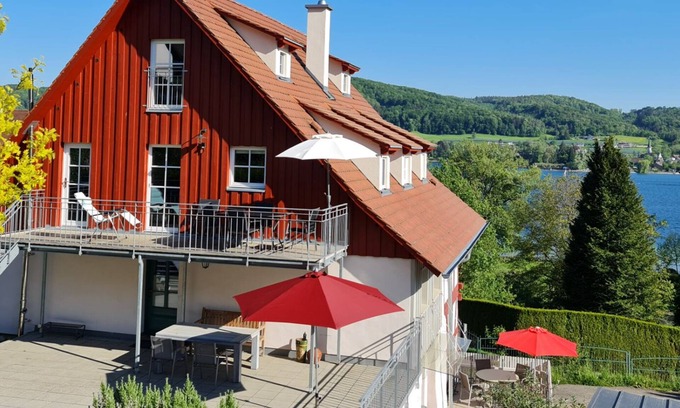 Ohningen Apartment | Historic timbered house with panoramic sea view, 200 m from the lake