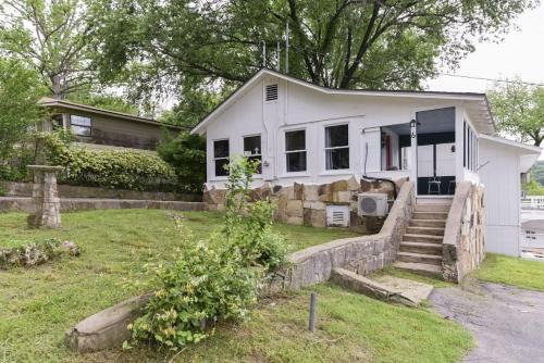 Rockaway Beach House | Historic Water Edge #6 - Lakeview