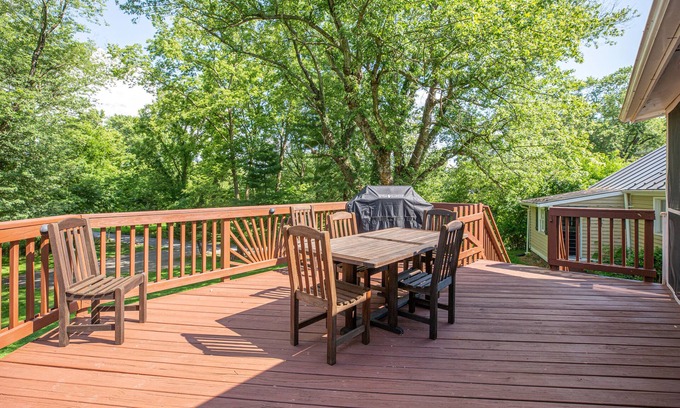 Leesburg House | Historic Waterford House - King Bed Walk To Winery