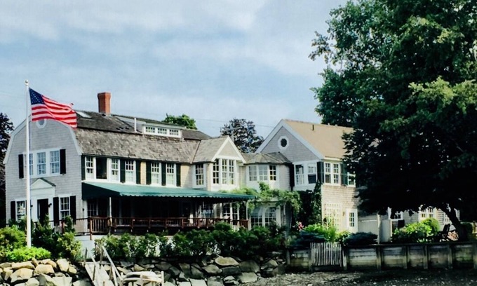 Duxbury House | Historic Waterfront Home