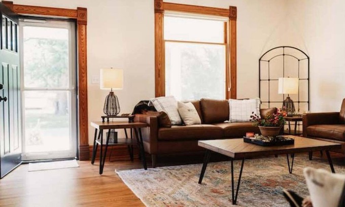 Meriden House | Historical House at 104