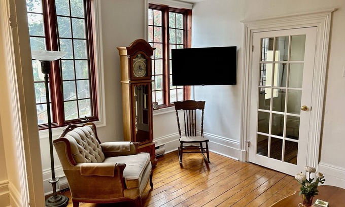 Cap-Blanc House | Historical Quebec House - Fully equiped 2 bedrooms, 3 beds house