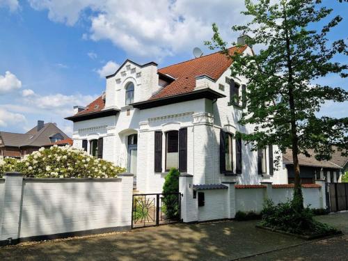 Buderich Apartment | Historische Villa mit Garten, Luxus