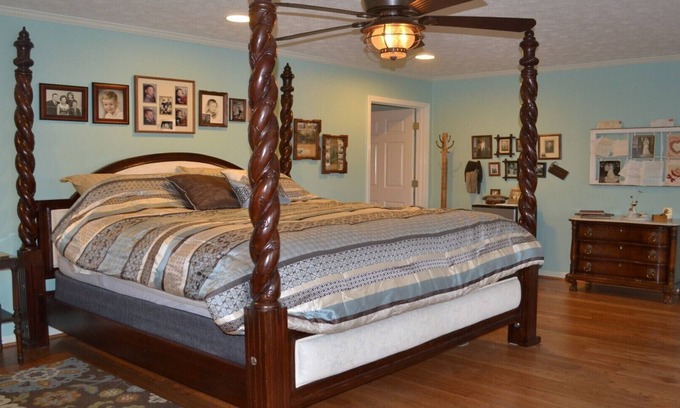 Dadeville House | History Room in Paradise Bed and Breakfast on Lake Martin
