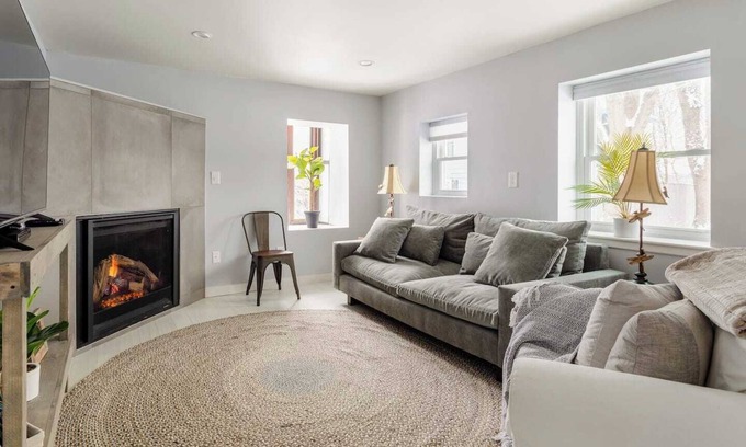 Malden Cottage | Hits Adjacent | Pet Friendly | Caraway Cottage