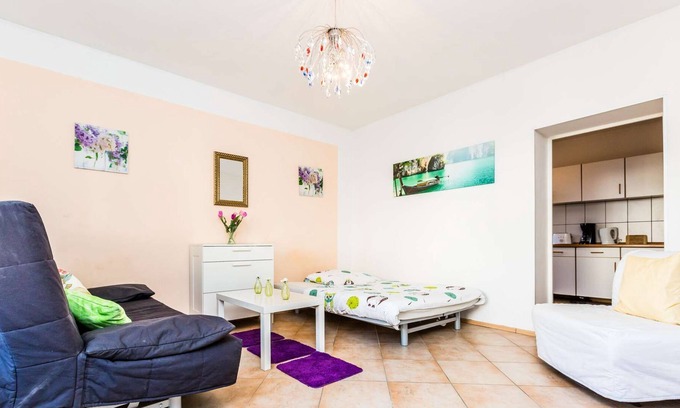 Troisdorf Apartment | HÖ01 large apartment with dryer and washing machine