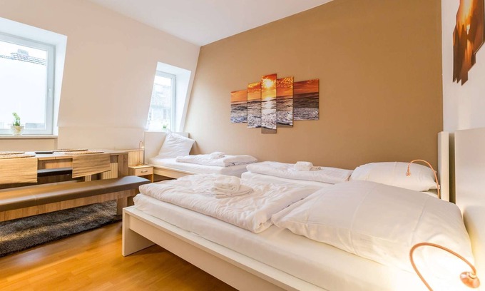 Oberbilk Apartment | HÖ01 large apartment with dryer and washing machine