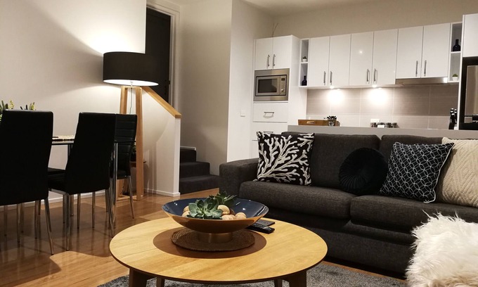 Hobart Central Business District Apartment | Hobart City Escape: Your perfect CBD base to unwind and explore Hobart!