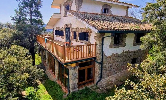 El Boalo Ski Chalet | Hobbitton, dream villa in the Sierra de Guadarrama.