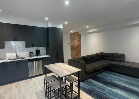 Maisonneuve Apartment | Hochelag Nook