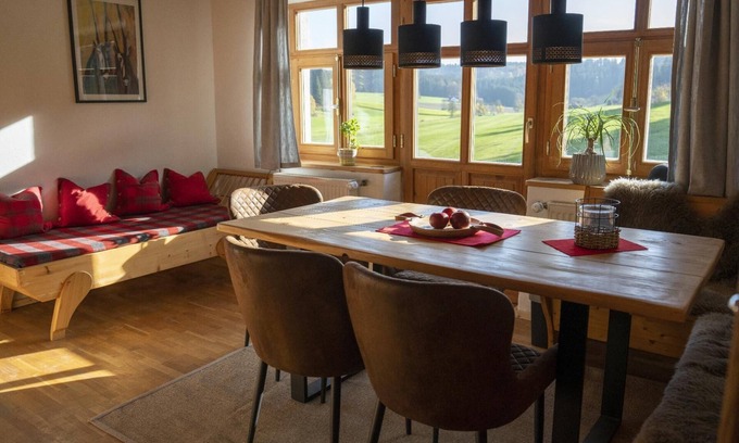 Grafenau House | Hochwertig Ausgestattetes Ferienhaus mit Großem Garten/terrasse