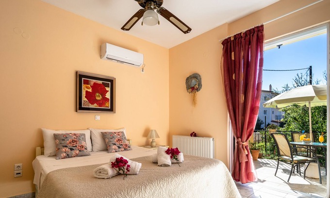 Mazarakata Apartment | Holiday Accommodation "Mary's house" with castle view and close to the beach.