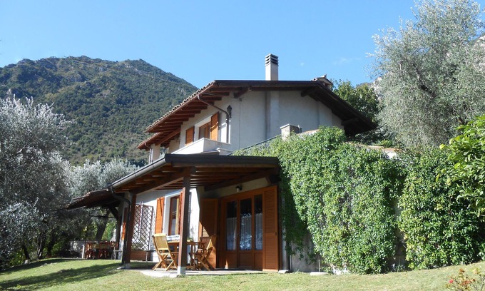 Limone sul Garda Apartment | HOLIDAY APARTMENT IN PRIVATE HOUSE: FEELING AT HOME